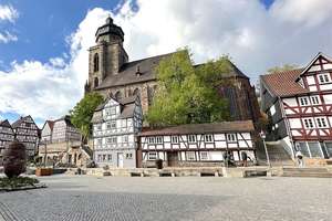 3 Wohnungen oder 5 Apartments: Wohnhaus möbliert, mit Gewerbefläche am Marktplatz in Homberg (Efze)  – Die vollständige Adresse der Immobilie erhältst du vom Anbieter., 34576 Homberg (Efze) – Vorschaubild 4