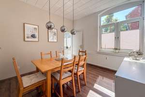 Mehrfamilienhaus mit Altbaucharme – 3 Einheiten in zentraler Lage von Aurich – Die vollständige Adresse der Immobilie erhältst du vom Anbieter., 26603 Aurich – Vorschaubild 4