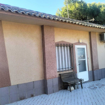EXKLUSIVES FREISTEHENDES CHALET NUR WENIGE METER VOM MAR MENOR ENTFERNT
