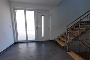* HIER BLEIBEN KEINE WOHNWÜNSCHE OFFEN * hochwertig ausgestattete DHH mit GARTEN + GARAGE + CARPORT – Roth (Kreis) – Vorschaubild 6