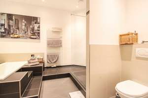 Exklusiver Altbau mit privatem Garten, moderner Raumaufteilung & variabler Wohnstruktur – Die vollständige Adresse der Immobilie erhältst du vom Anbieter., 30159 Mitte (Ortsteil), Hannover – Vorschaubild 9