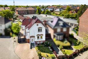 Stilvolle Altbauvilla mit großzügigem Wohnkonzept und Kamin, Sauna & Garagen- und Außenstellplätzen – Die vollständige Adresse der Immobilie erhältst du vom Anbieter., 27474 Cuxhaven – Vorschaubild 28