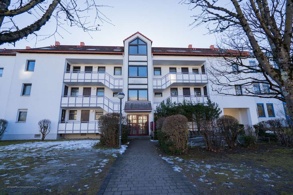 Immobilie in Unterhaching - ***Heike Borchers Immobilien***Solides Appartement mit Terrasse in beliebter Lage Unterhachings*** - Bild 1