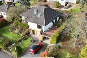 Einfamilienhaus in ruhiger, bevorzugter ruhiger Wohnlage mit Wintergarten und Kamin


 – Die vollständige Adresse der Immobilie erhältst du vom Anbieter., 36323 Grebenau – Vorschaubild 1