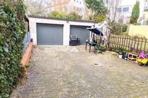 4-Familienhaus mit 2 Garagen und Garten – Die vollständige Adresse der Immobilie erhältst du vom Anbieter., 70195 Botnang-Ost, Stuttgart – Vorschaubild 3