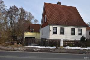 Sehr gemütliches Einfamilienhaus mit grossem ebenerdigen Grundstück im schönen Bad Sachsa OT Neuhof – Die vollständige Adresse der Immobilie erhältst du vom Anbieter., 37441 Bad Sachsa – Vorschaubild 1