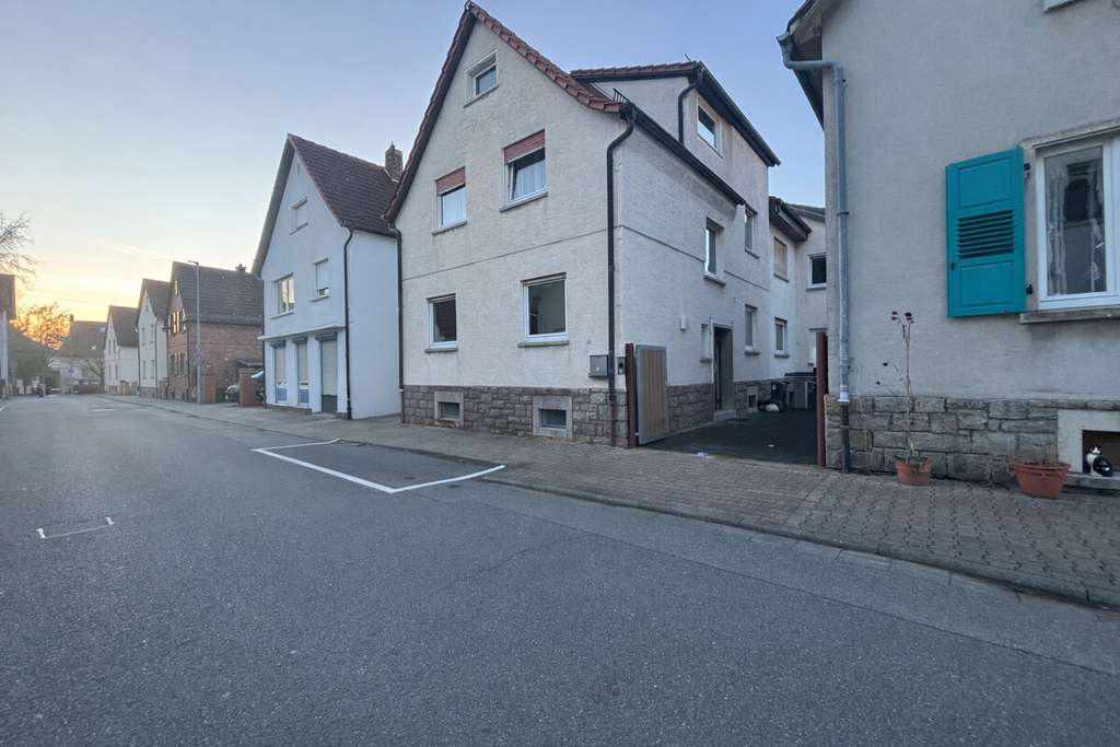 Immobilie in Bickenbach - Mehrfamilienhaus mit Einliegerwohnung - Bild 1