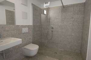 Möblierte Wohnung mit Charme mitten in S-West! – Schwabstraße 139B, 70193 Hölderlinplatz, Stuttgart – Vorschaubild 2