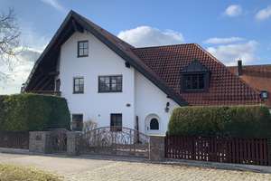Exklusive Villa in Top-Lage mit traumhaftem Garten - Nähe Uniklinikum – Die vollständige Adresse der Immobilie erhältst du vom Anbieter., 86356 Neusäß – Vorschaubild 5