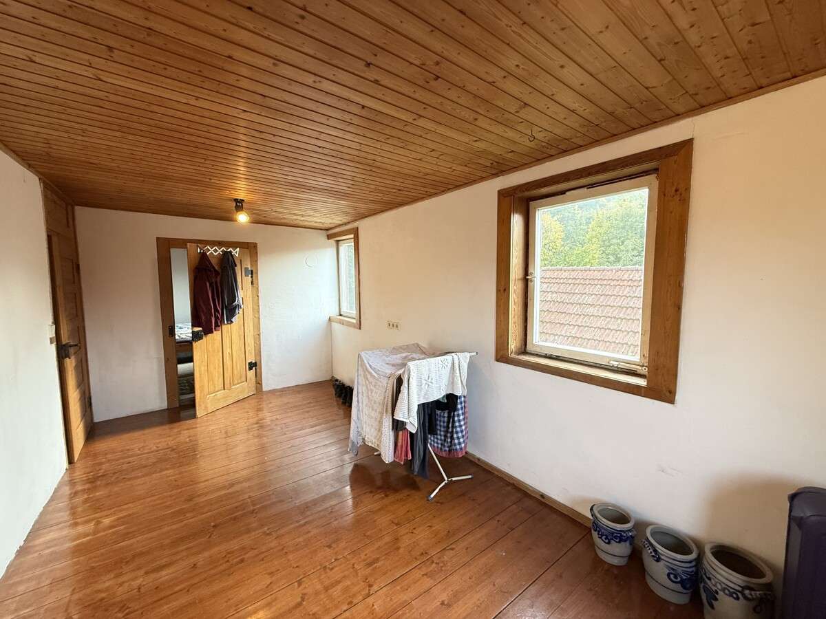 Immobilie in Wolpertshausen - DENKMALGESCHÜTZTES
ZWEIFAMILIENWOHNHAUS 
IN UNTERSCHEFFACH - Bild 6