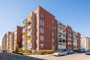 Mit weißen WBS und frisch saniert