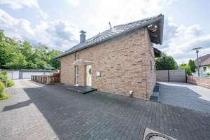 Familienglück in Bestlage:  Stilvolles Haus mit Pool, Sauna & viel Platz – Im Winkel 38B, 51063 Mülheim (Ortsteil), Köln – Vorschaubild 25