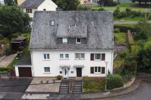✍️VERKAUFT!✍️ Geräumige DHH in ruhiger Seitenstraße mit 4 Schlafzimmern und Garten – Birkenfeld (Kreis) – Vorschaubild 5
