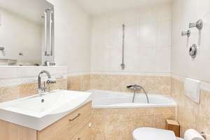 Hellerhof: Sorgenfreies und ruhiges Wohnen:  Traumhaftes Penthouse mit höchstem Comfort – Osteroder Str. 20, 40595 Hellerhof, Düsseldorf – Vorschaubild 17