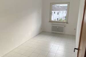 6 Familienhaus, Wohnung mit Balkon, sucht Alleinstehende, ruhige  Dame, ab 55 Jahre – Die vollständige Adresse der Immobilie erhältst du vom Anbieter., 44319 Wickede, Dortmund – Vorschaubild 4
