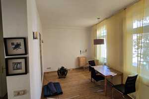 Stilvolle, gepflegte 2,5-Zimmer-Wohnung mit EBK in Köln Ehrenfeld – Mechternstraße 13, 50823 Köln – Vorschaubild 3