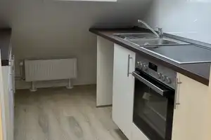 Komplett sanierte 2-Zi-Dachgeschosswohnung mit Balkon in ruhiger Lage zu vermieten – Tribünenweg 23, 22111 Hamburg – Vorschaubild 5