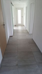 Die kernsanierte Wohnung befindet sich im 2. Obergeschoß
