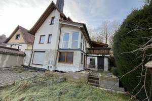 In schöner Ortsrand-/ Aussichtslage: Gepfl. EFH, u. a. mit Wintergarten, Kaminofen, Fußbodenheizung – Alte Weinstraße 33, 98554 Benshausen – Vorschaubild 81