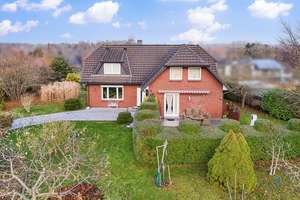 Viel Platz für die Familie: Großes Einfamilienhaus mit Garten in Eckernförde-Borby – Die vollständige Adresse der Immobilie erhältst du vom Anbieter., 24340 Eckernförde – Vorschaubild 4