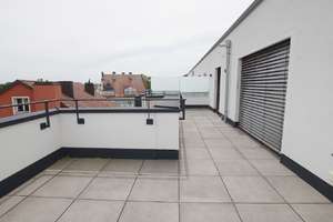 Neuwertige 2 Zimmer-Penthouse-Wohnung mit großer Dachterrasse – Die vollständige Adresse der Immobilie erhältst du vom Anbieter., 94315 Kernstadt, Straubing – Vorschaubild 2
