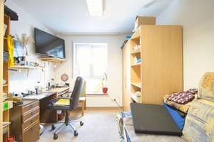 +++Komfortabel im 4. Obergeschoss: Vermietete 3-Zimmerwohnung mit Balkon und Aufzug in DD-Löbtau+++ – Die vollständige Adresse der Immobilie erhältst du vom Anbieter., 1159 Löbtau-Nord, Dresden – Vorschaubild 21