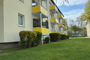 Wir renovieren für Sie! 3 Zimmer Wohnung mit Garten und Balkon im modernisierten Objekt! – Ilschenberg 9, 38229 Hallendorf, Salzgitter – Vorschaubild 2