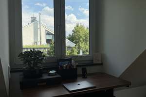Lichtdurchflutete Dachgeschosswohnung mit sonniger Dachterrasse – Vogesenstr 15c, 81825 Waldtrudering, München – Vorschaubild 8