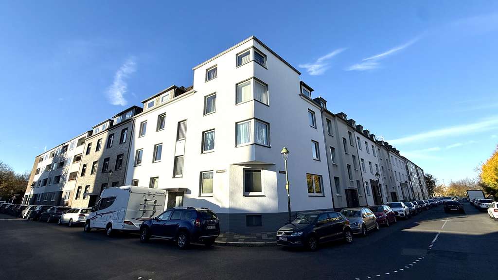 Frei - 71qm Wohnung + 44qm Spitzboden