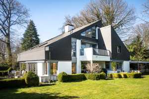 Raumwunder mit Charakter:  Architektenhaus mit lichtdurchfluteten Räumen, Keller und gr. Grundstück – Herzogtum Lauenburg (Kreis) – Vorschaubild 1