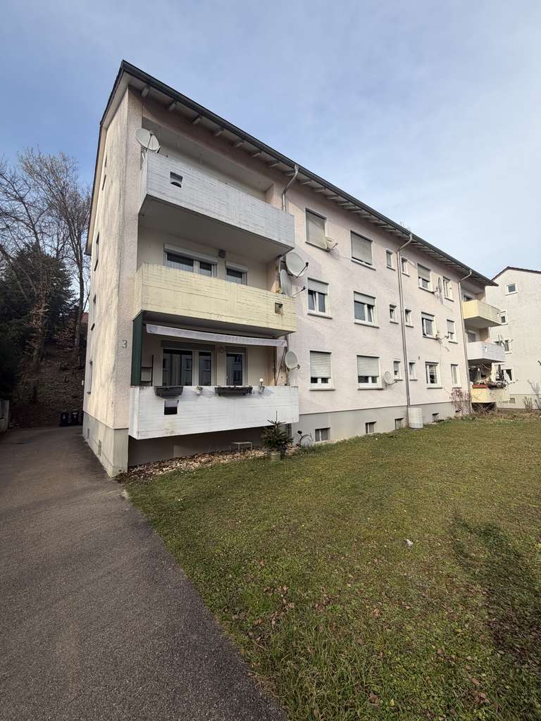 Immobilie in Ebersbach an der Fils - Kapitalanlage mit Potenzial oder kompaktes Eigenheim – preiswerte 2-Zimmer-Wohnung in Ebersbach - Bild 0