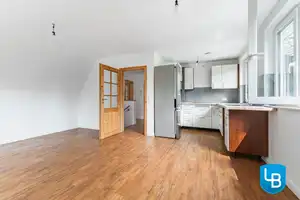 Ihr energieeffizientes, modernes Zuhause mit Einliegerwohnung, großem Garten und überdachtem Pool – Hamburg – Vorschaubild 15