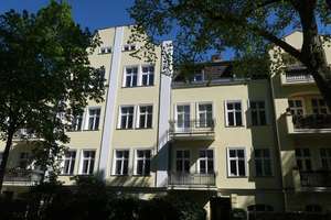 Lichterfelde West: Jugendstilaltbau, charmante und sonnige 3-Zimmer-Wohnung mit Balkon, Flügeltüren – Die vollständige Adresse der Immobilie erhältst du vom Anbieter., 12205 Lichterfelde, Berlin – Vorschaubild 4