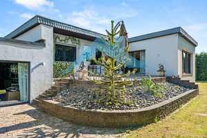 Großzügiger und moderner Bungalow in Ortsrandlage von Espenau! – Kassel (Kreis) – Vorschaubild 1