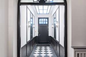 Df.-Oberkassel: Großzügiges 5-Raum-Penthouse mit zwei Terrassen in stilvollem Altbau