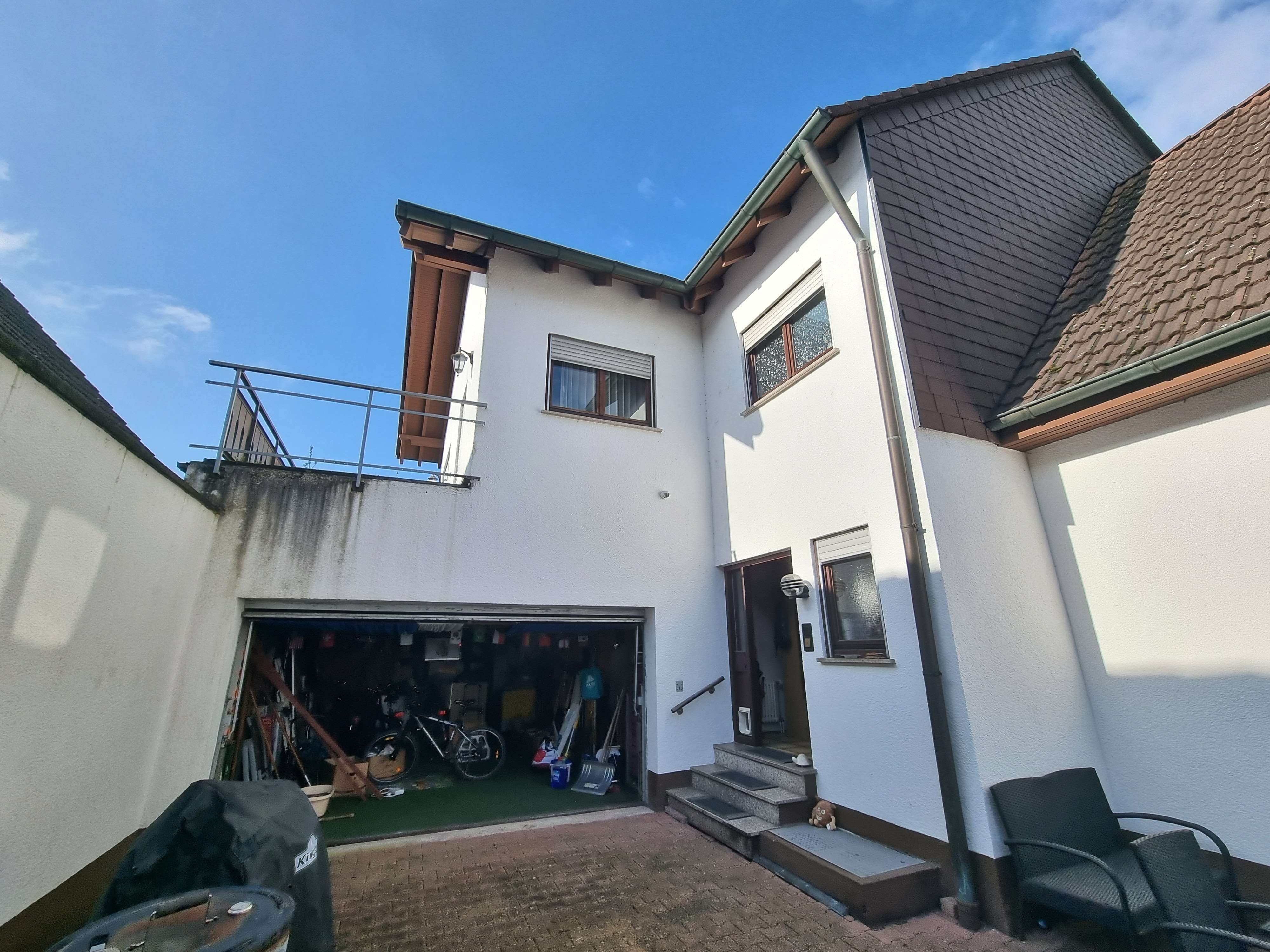 Großzügig wohnen wie im eigenen Haus – 161 m² Wohnfläche, Terrasse & 3 Balkone, Karlsruhe Kreis – Bild 1