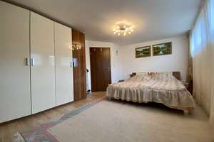 Exklusives Wohnen unterm Dach – DG-Wohnung mit Balkon, EBK & 3 Parkplätzen – Die vollständige Adresse der Immobilie erhältst du vom Anbieter., 70565 Dürrlewang, Stuttgart – Vorschaubild 7