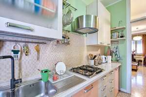 Helle 2-Zimmer-Wohnung mit Balkon in Heidelberg Weststadt – Die vollständige Adresse der Immobilie erhältst du vom Anbieter., 69115 Weststadt, Heidelberg – Vorschaubild 2