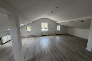Top Dachgeschoss, Zweitezug n. Sanierung,moderne und schöne Ausstattung,Laminat,Isolierglasfenster – Unter den Linden 6, 16798 Fürstenberg/Havel – Vorschaubild 3