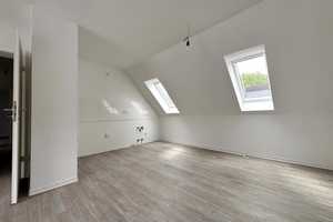 Modern. Ruhig. Besonders. Exklusive Dachgeschosswohnung am Waldrand – Mastbruch 16, 44357 Dortmund – Vorschaubild 3