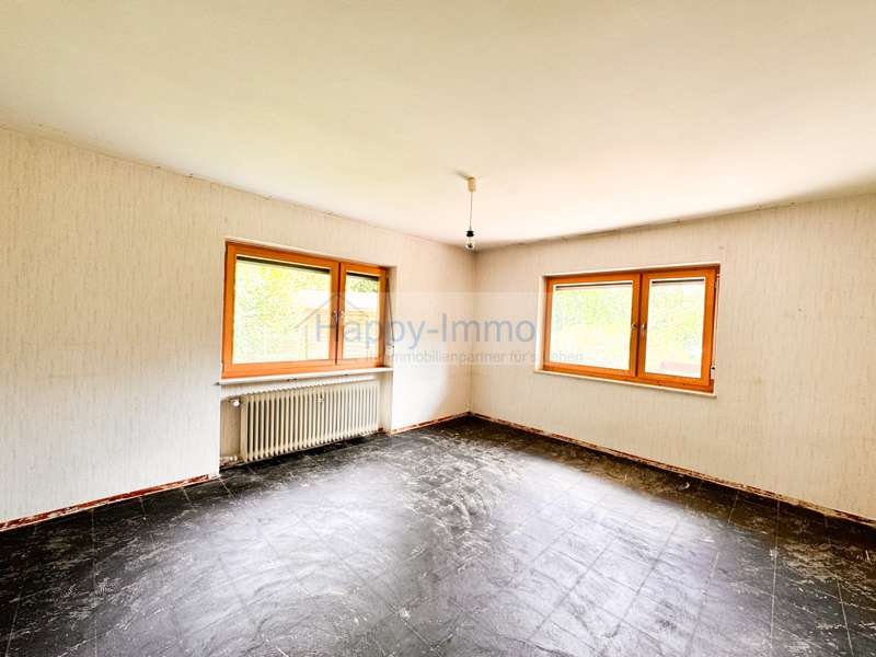 Immobilie in Sauerlach - bezugsfreies 2 Familienhaus mit ausgebauten DG -großes Grundstück Südausrichtung - Bild 4