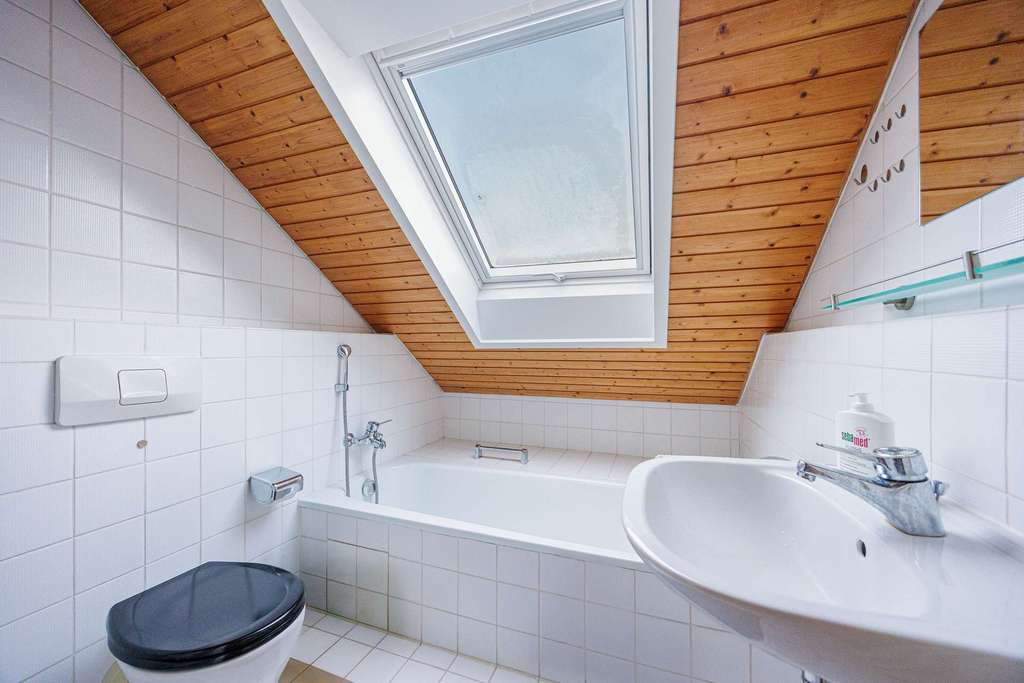 Immobilie in Asperg - WEITBLICK: Charmantes Zuhause mit herrlichem Ausblick! - Bild 1