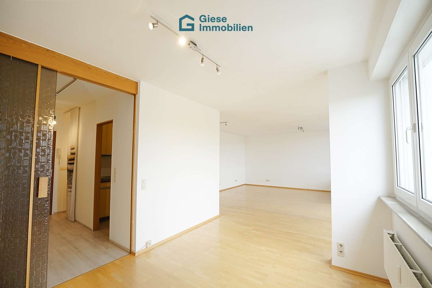 Immobilie in Filderstadt - Große 2,5-Zimmer-Wohnung mit Balkon und TG-Stellplatz - Bild 6