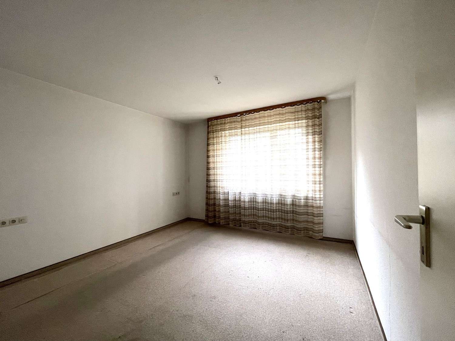 Immobilie in Heimsheim - Freistehendes Einfamilienhaus mit Einliegerwohnung - Bild 3