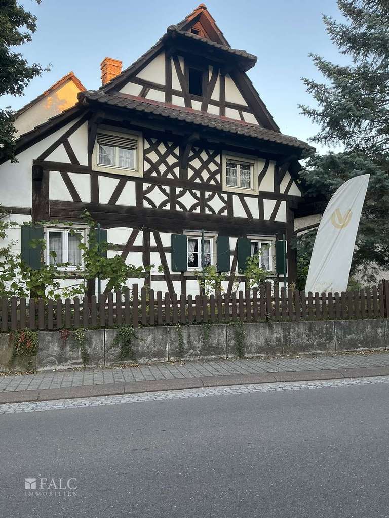 Immobilie in Achern - Denkmalgeschütztes Fachwerkhaus mit attraktiven Fördermöglichkeiten - Bild 2