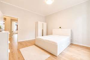 Sonnige 2,5 -RW* vollständig saniert und möbliert* EBK* Bad mit Wanne* hochwertig sanierter Altbau* – Leipziger Straße 140, 1127 Pieschen-Süd, Dresden – Vorschaubild 9