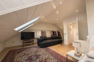 Charmantes Reihenmittelhaus in bester Wohnlage von Köln-Lövenich mit Garage und neuwertiger Küche – Die vollständige Adresse der Immobilie erhältst du vom Anbieter., 50859 Lövenich, Köln – Vorschaubild 8