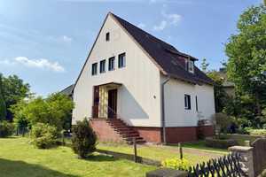 Solides Zweifamilienhaus mit Keller auf einem herrlich eingewachsenen Grundstück in Dedensen – Hannover (Kreis) – Vorschaubild 1