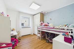 Luxus-MFH in Regensburg – kernsaniert, Garten, Pool & PV-Anlage auf Neubauniveau! – Die vollständige Adresse der Immobilie erhältst du vom Anbieter., 93055 Burgweinting-Harting, Regensburg – Vorschaubild 21