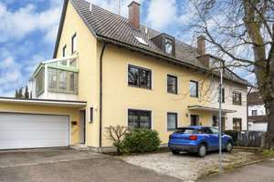 PROEIGENTUM: 3-Parteien-DHH + Büro + Doppelgarage, 8 Zimmer, 3 Bäder zur Kapitalanlage